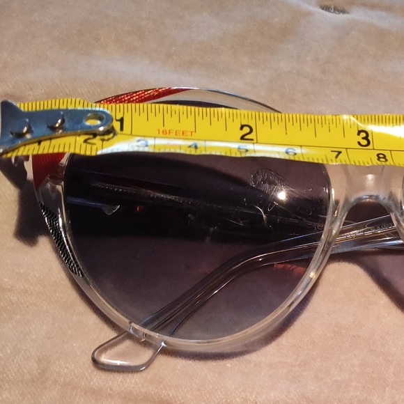 YVES SAINT LAURENT • Vintage 70s YSL "DAMA" Sunglasses - Picture 6 of 10